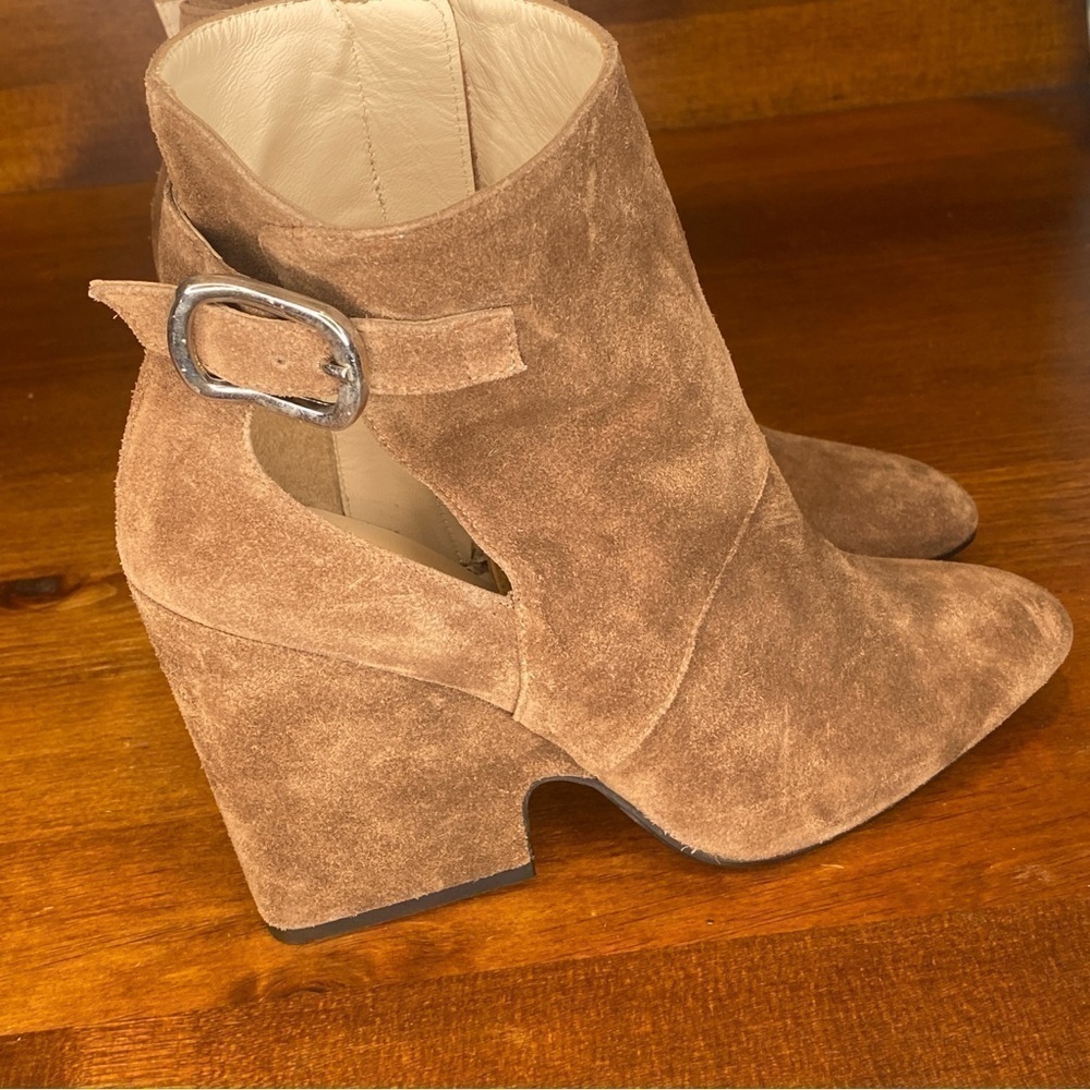 Sacha London Tan Beige Suede Ankle Booties w buckle Womens EU 41 US 10.5 - Picture 5 of 13